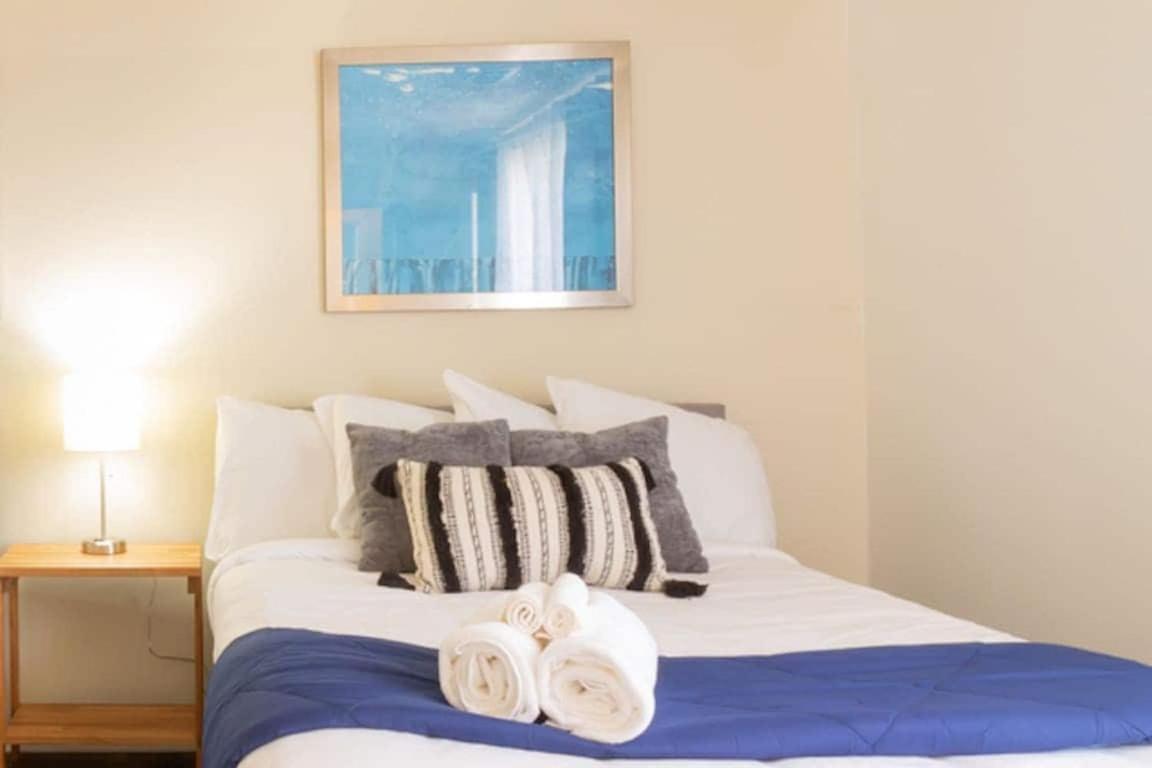 Holiday home The Delightful Doubles- Unit A- Centrally Located
