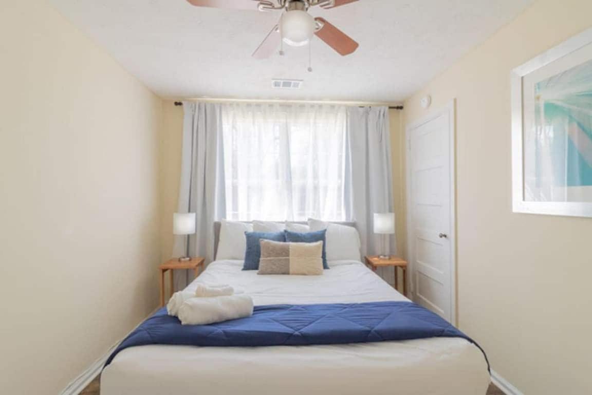 The Delightful Doubles- Unit A- Centrally Located Holiday home Columbus