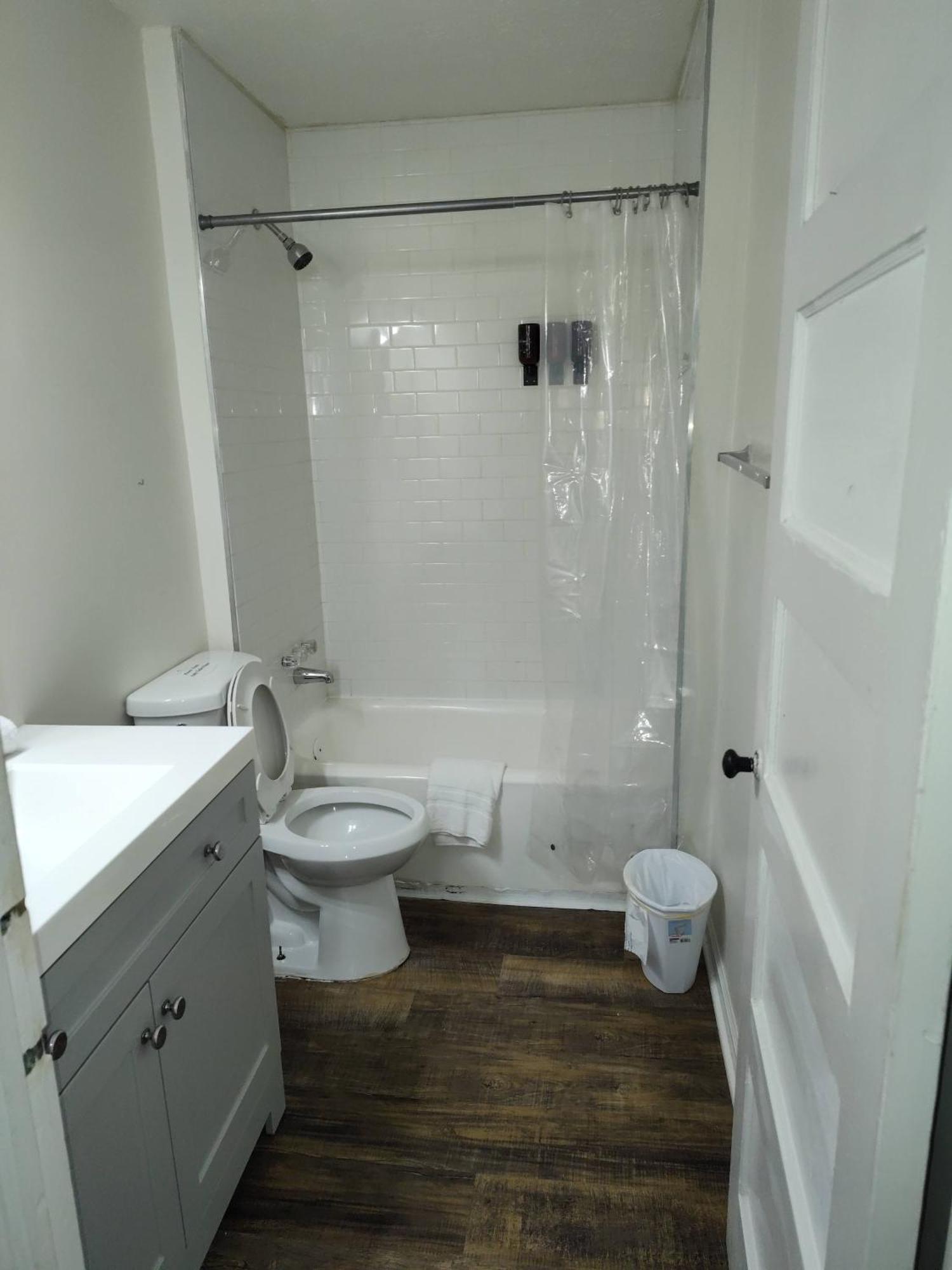 The Delightful Doubles- Unit A- Centrally Located Holiday home Columbus