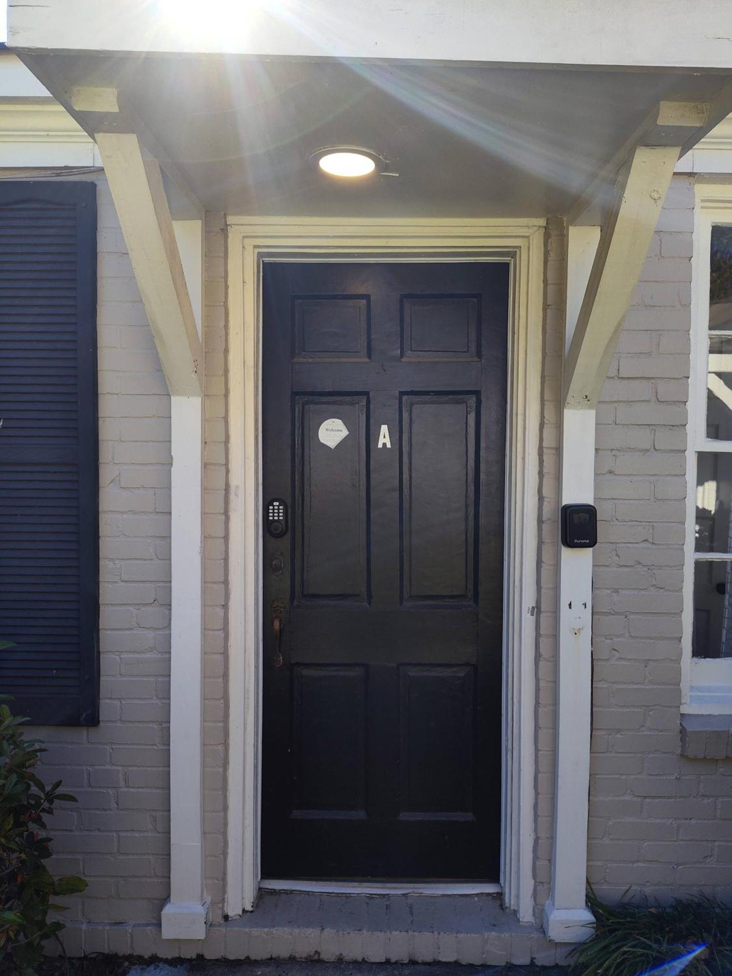 The Delightful Doubles- Unit A- Centrally Located